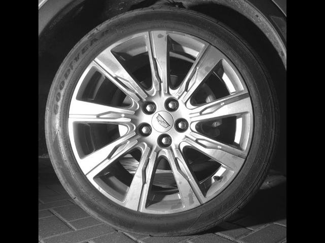 Used 2022 Cadillac XT4 Premium Luxury w/ Enhanced Visibility Package FWD image 9