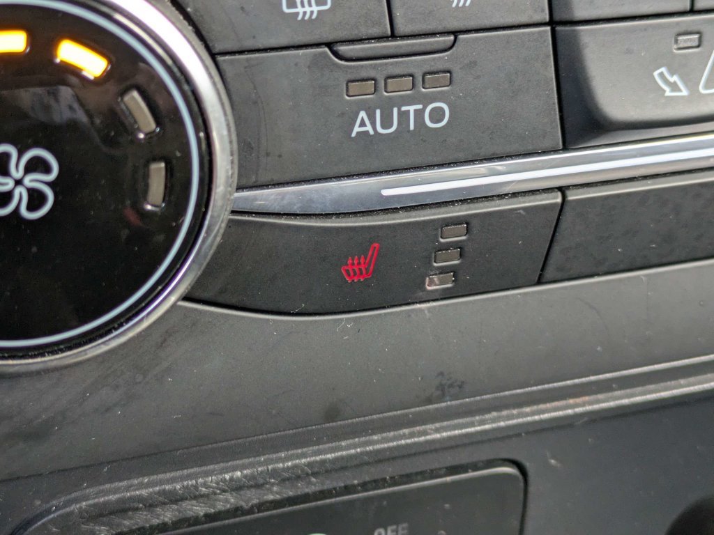 Certified 2018 Ford EcoSport SE w/ SE Convenience Package FWD image 23