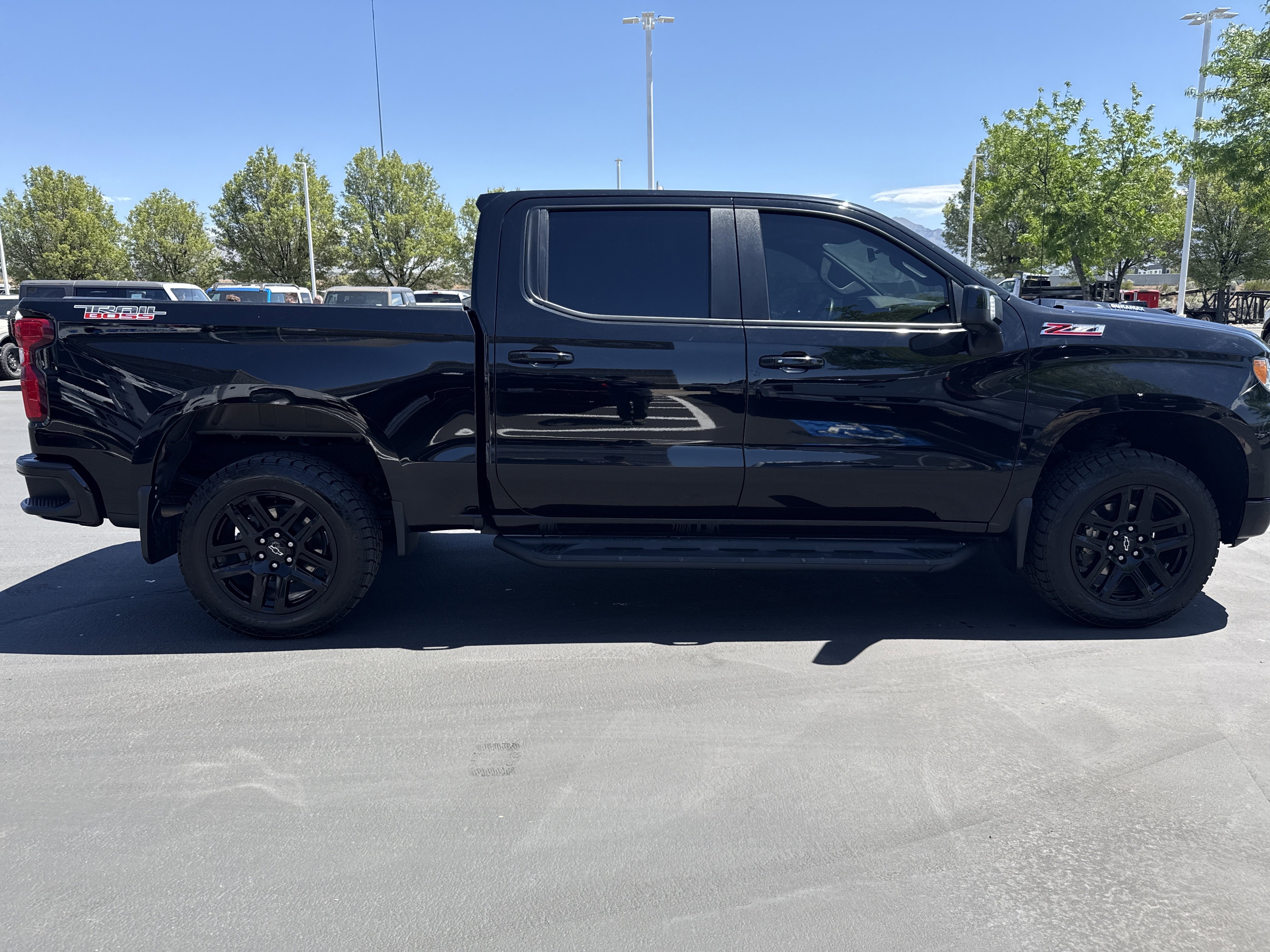 Used 2022 Chevrolet Silverado 1500 LT Trail Boss w/ LT Trail Boss Premium Package AWD/4WD image 6
