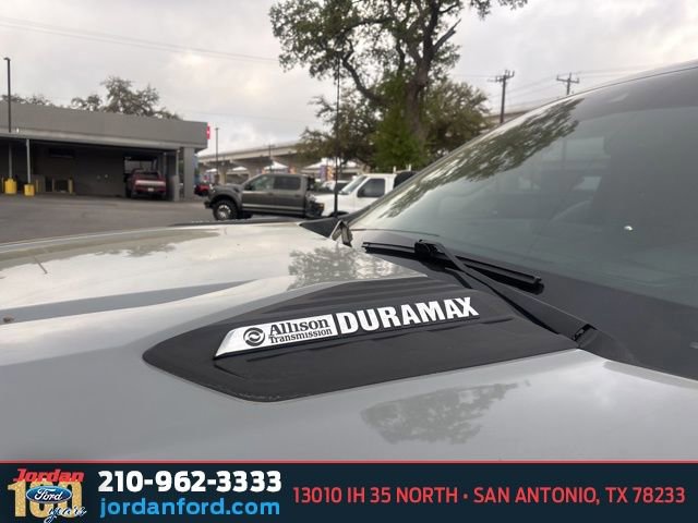 Used 2025 Chevrolet Silverado 2500 Custom w/ Custom Value Package image 7