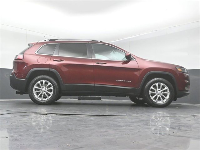 Used 2019 Jeep Cherokee Latitude w/ Cold Weather Group image 17