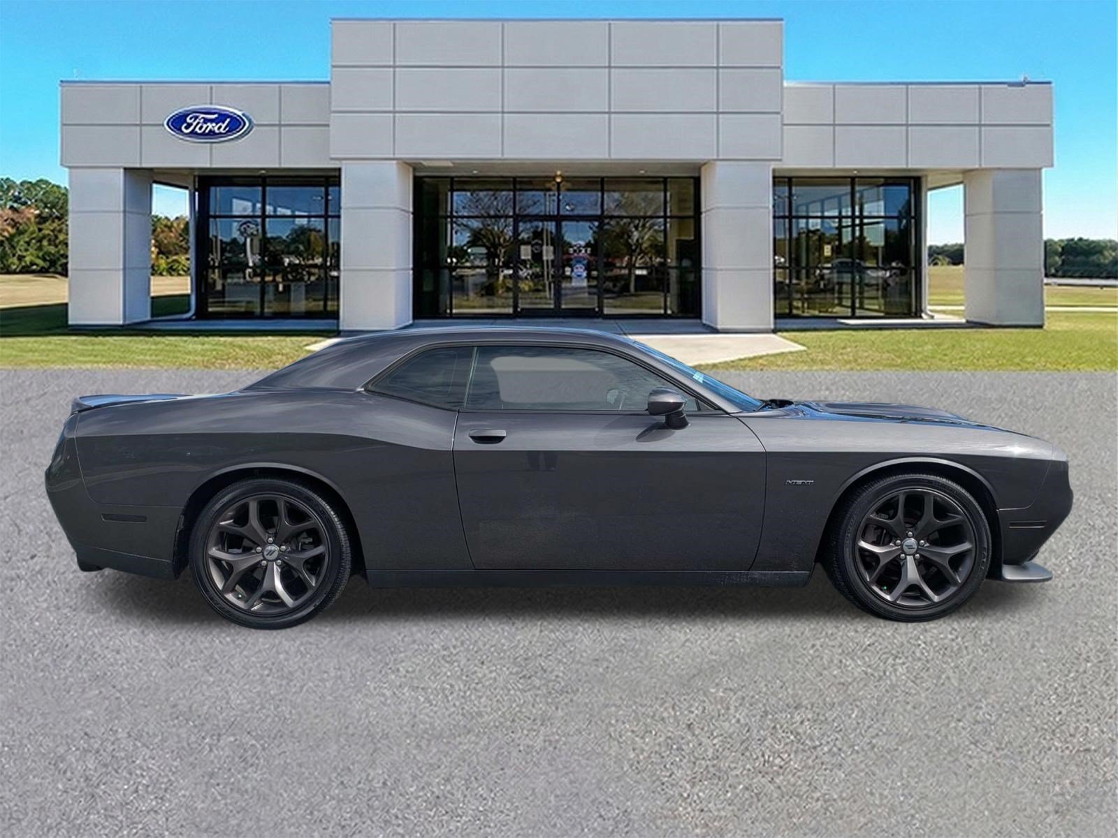 Used 2019 Dodge Challenger R/T RWD image 3