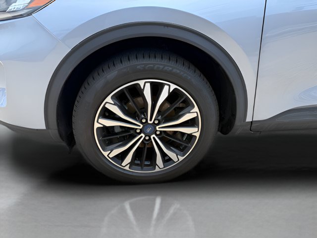 Certified 2022 Ford Escape SEL w/ SEL Stealth AWD Package image 29