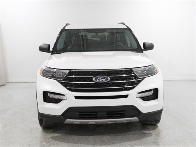 Certified 2023 Ford Explorer XLT w/ Equipment Group 202A image 4