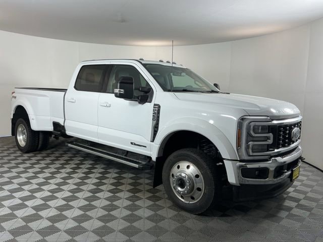 Certified 2025 Ford F450 Lariat w/ FX4 Off-Road Package AWD/4WD image 3