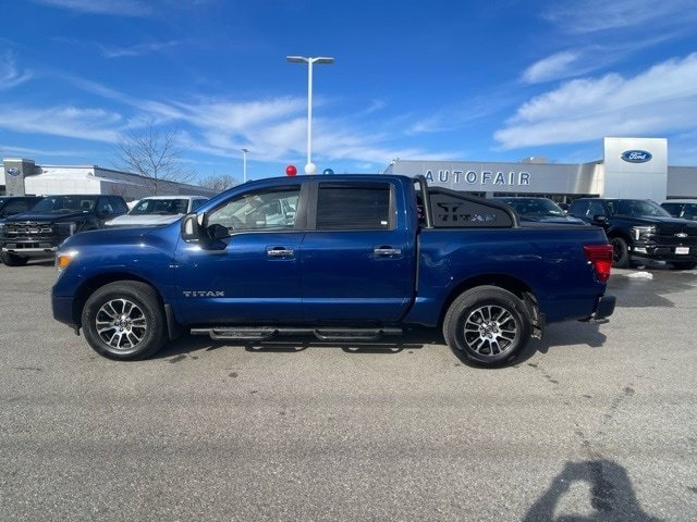 Used 2021 Nissan Titan SV w/ SV Convenience Package AWD/4WD image 5