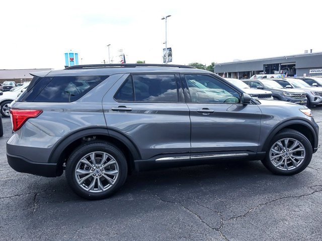 Certified 2023 Ford Explorer XLT w/ Equipment Group 202A AWD/4WD image 11