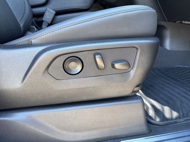 Used 2025 Chevrolet Silverado 2500 LTZ AWD/4WD image 18