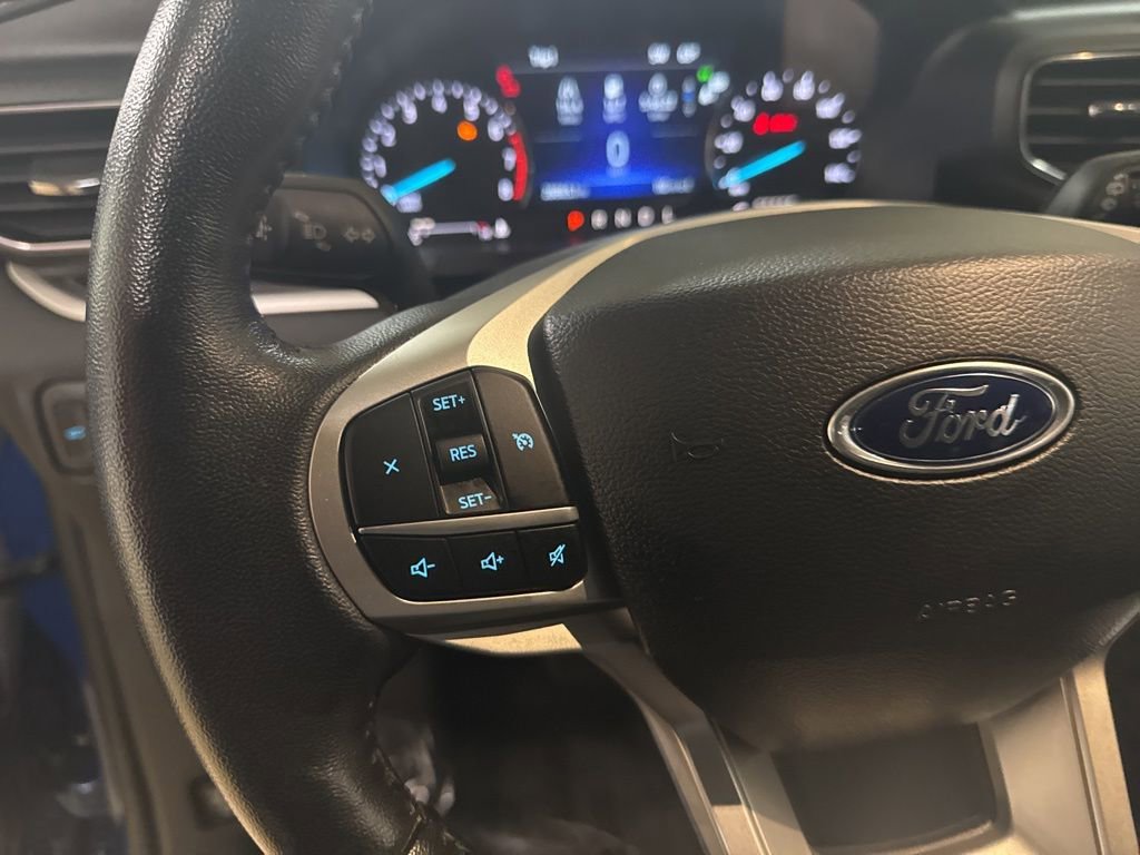 Certified 2022 Ford Explorer XLT w/ Equipment Group 202A image 24