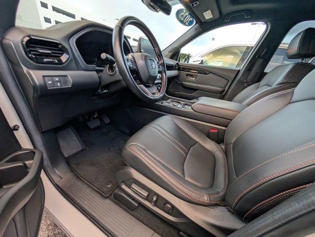 Used 2025 Honda Pilot TrailSport image 7