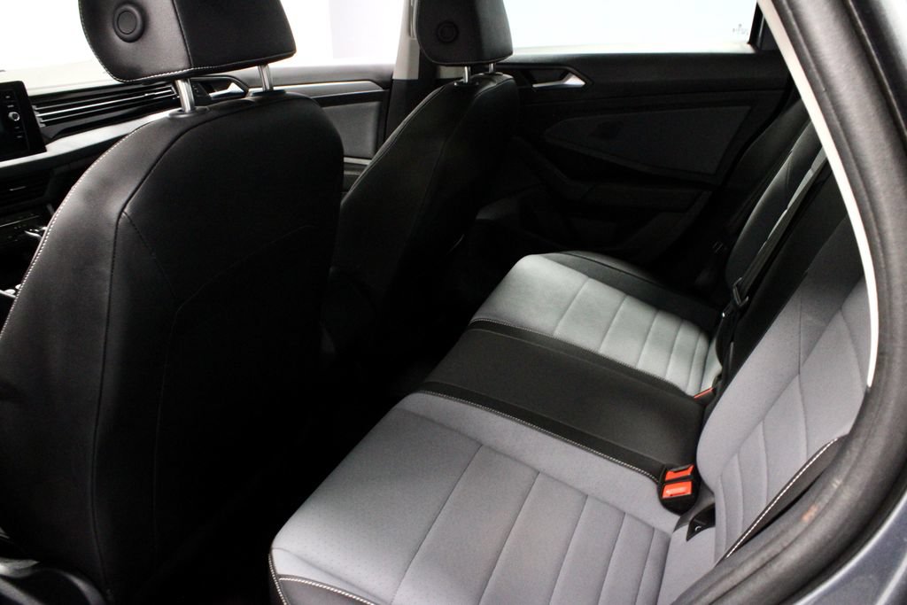 Used 2025 Volkswagen Jetta SE FWD image 20