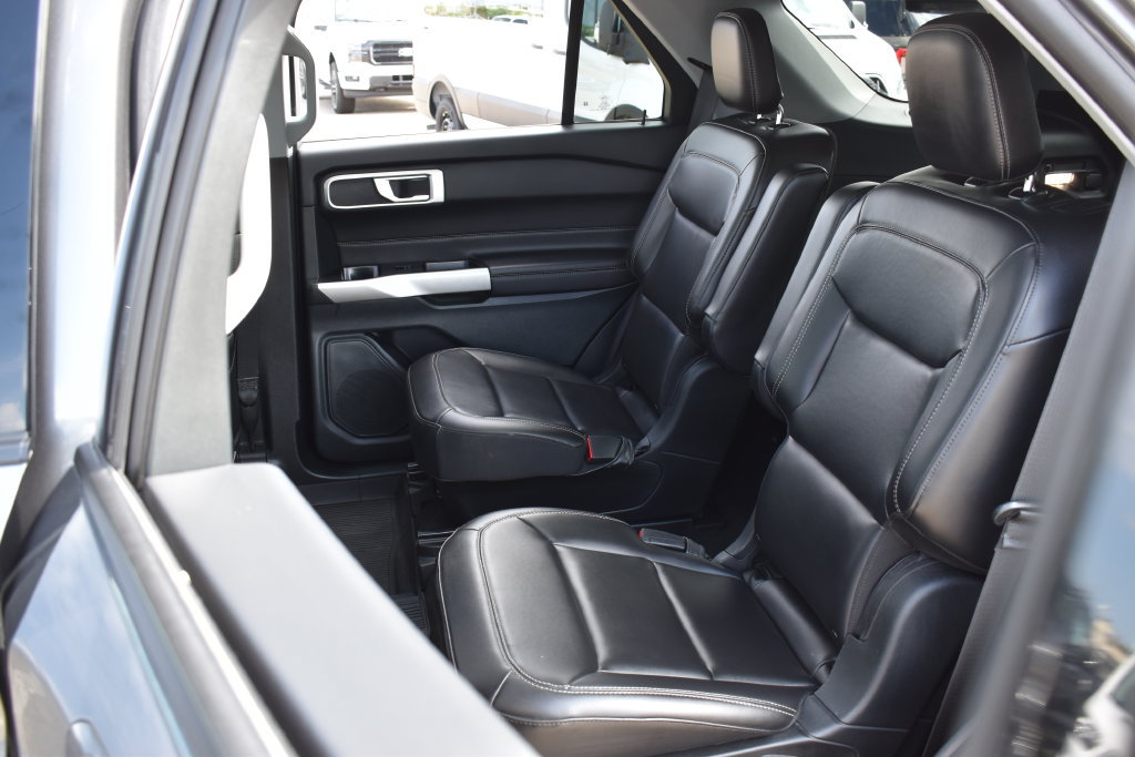 Certified 2024 Ford Explorer XLT w/ Equipment Group 202A AWD/4WD image 29