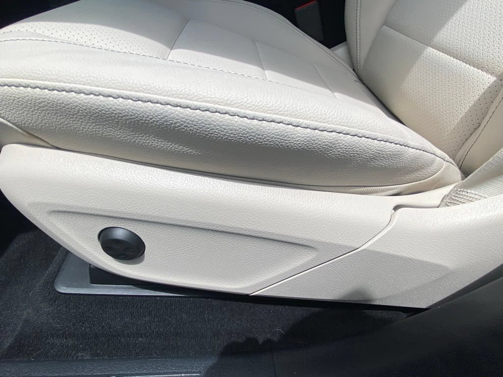 Used 2024 Mercedes-Benz GLS 450 4MATIC image 10