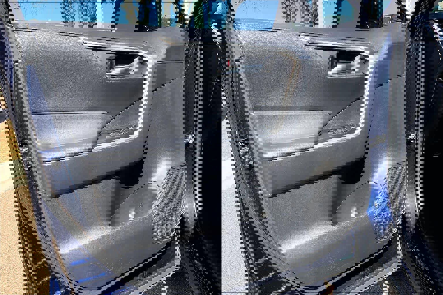 Used 2024 Toyota RAV4 XLE Premium image 22