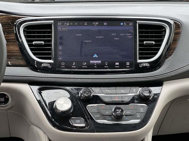 Used 2023 Chrysler Pacifica Limited FWD image 10