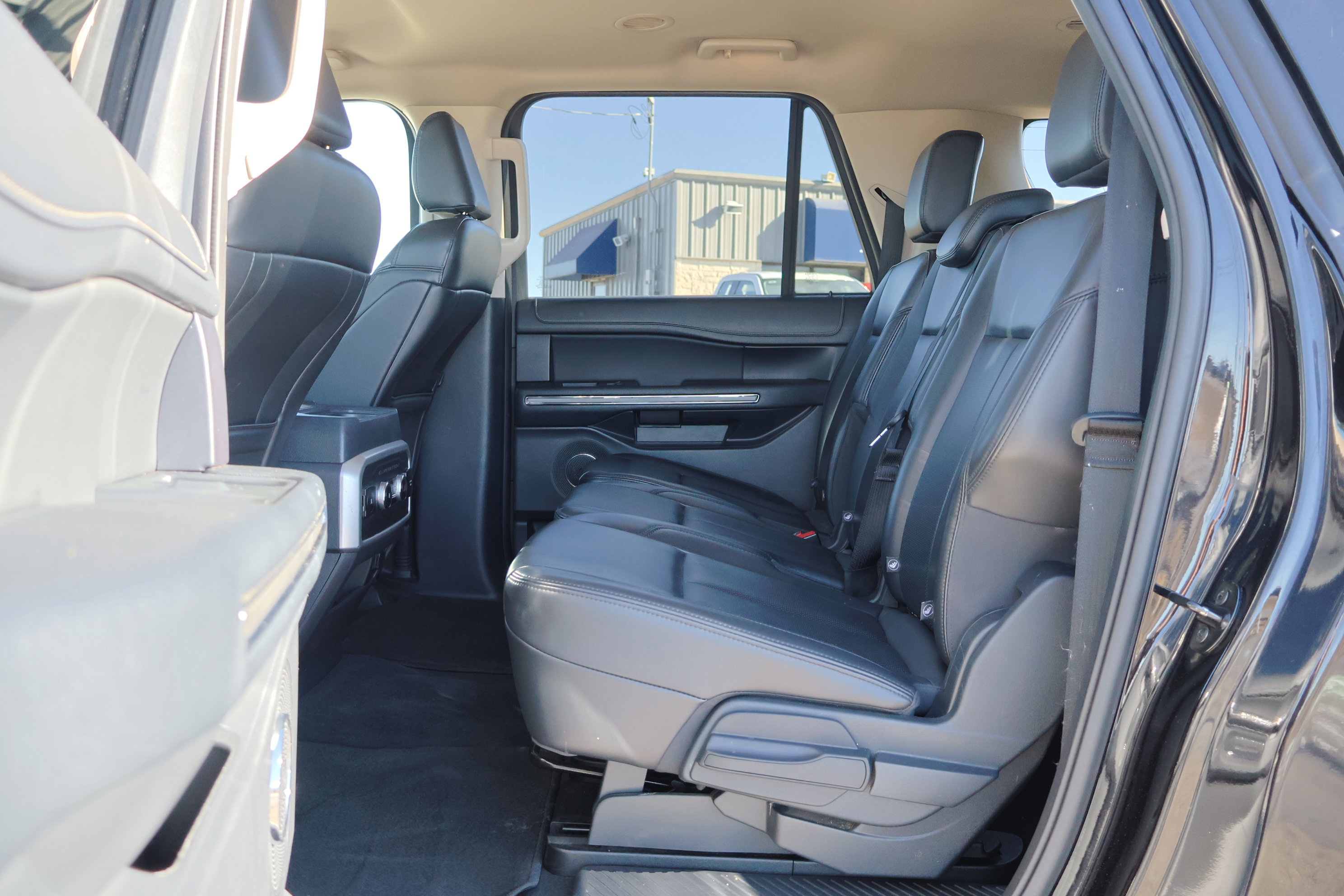 Certified 2024 Ford Expedition Max XLT image 31