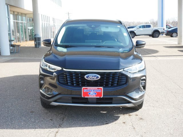 Certified 2024 Ford Escape Platinum AWD/4WD image 2