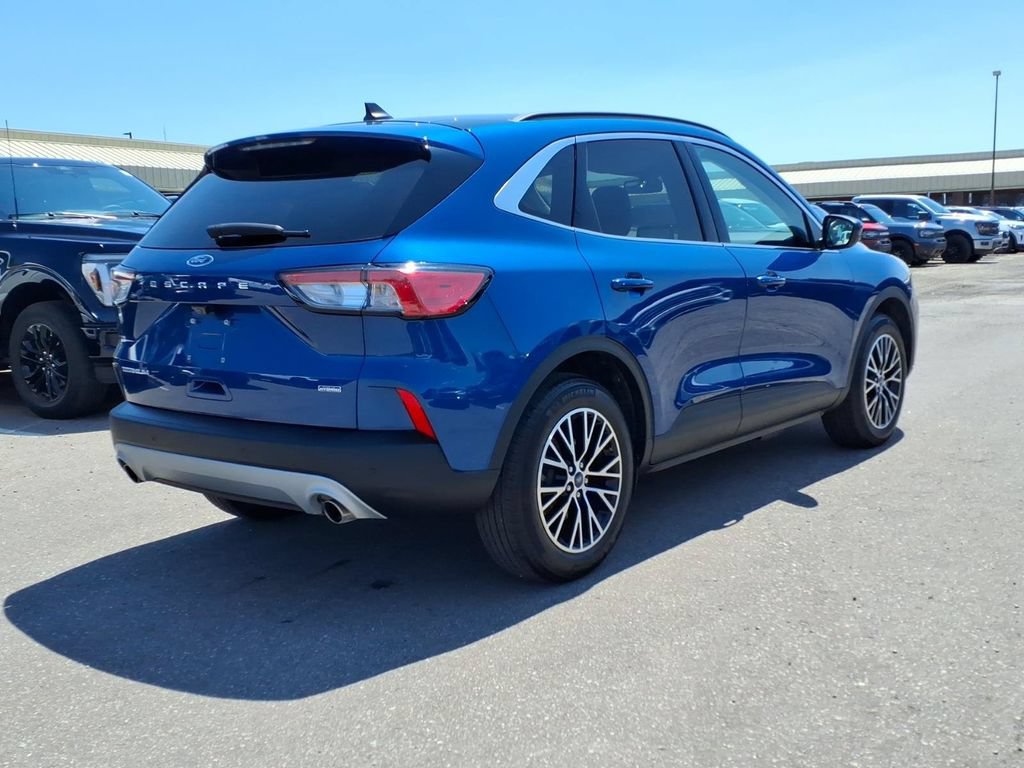 Certified 2022 Ford Escape Titanium FWD image 4