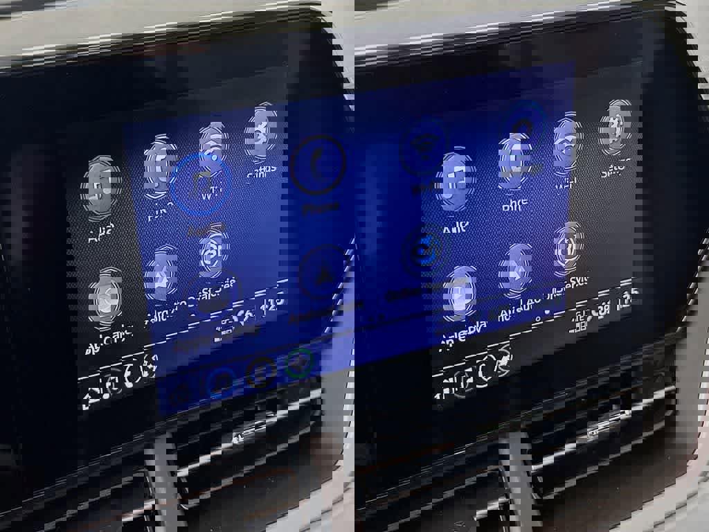 Used 2024 Chevrolet Trax RS w/ Sunroof Package image 19