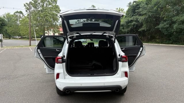 Certified 2023 Ford Escape ST-Line w/ Tech Pack #1 AWD/4WD image 17