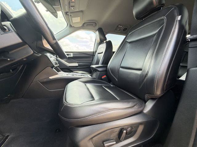 Certified 2023 Ford Explorer XLT w/ Equipment Group 202A AWD/4WD image 16