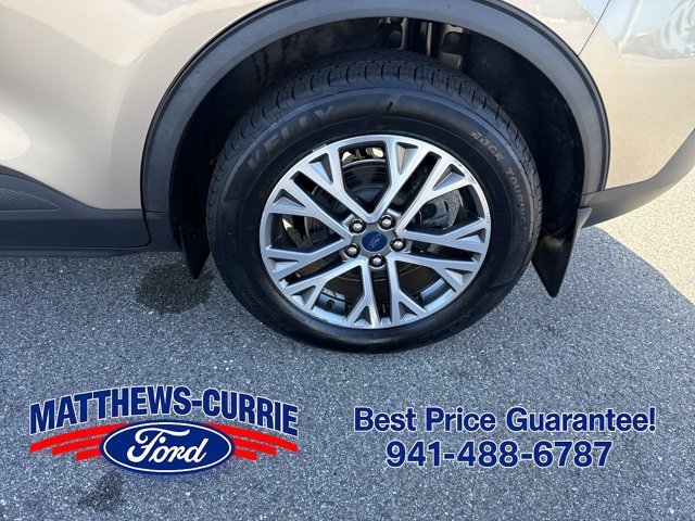 Certified 2021 Ford Escape SEL w/ Class II Trailer Tow Package AWD/4WD image 15