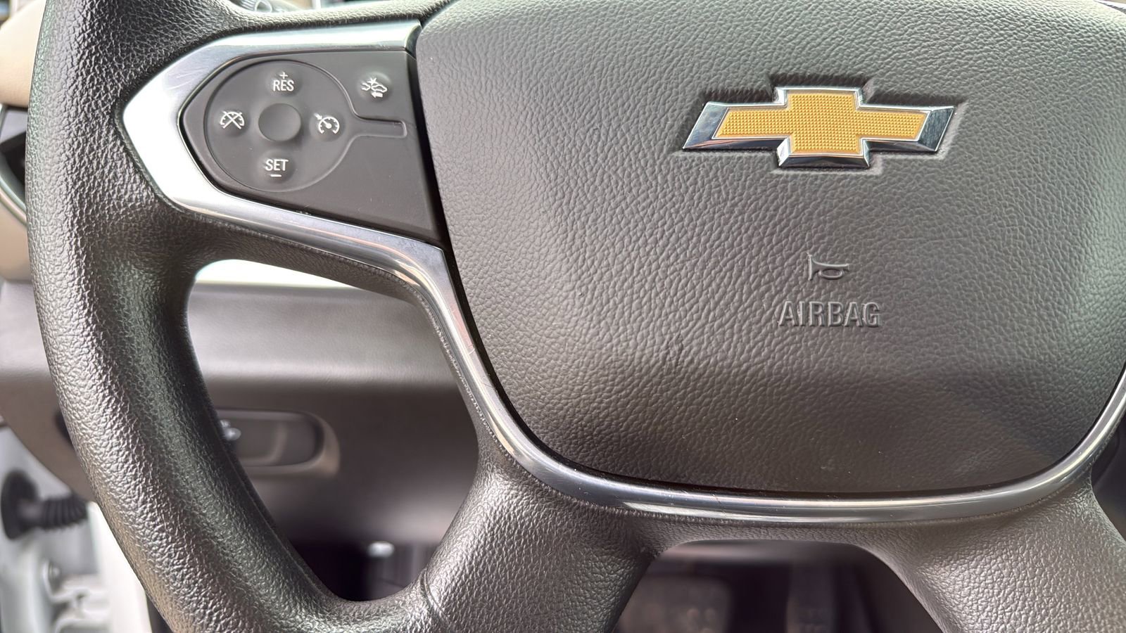 Used 2022 Chevrolet Traverse LS w/ LPO, Cargo Package FWD image 16