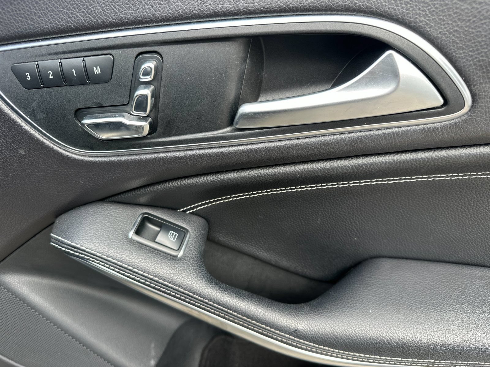 Used 2019 Mercedes-Benz CLA 250 image 18