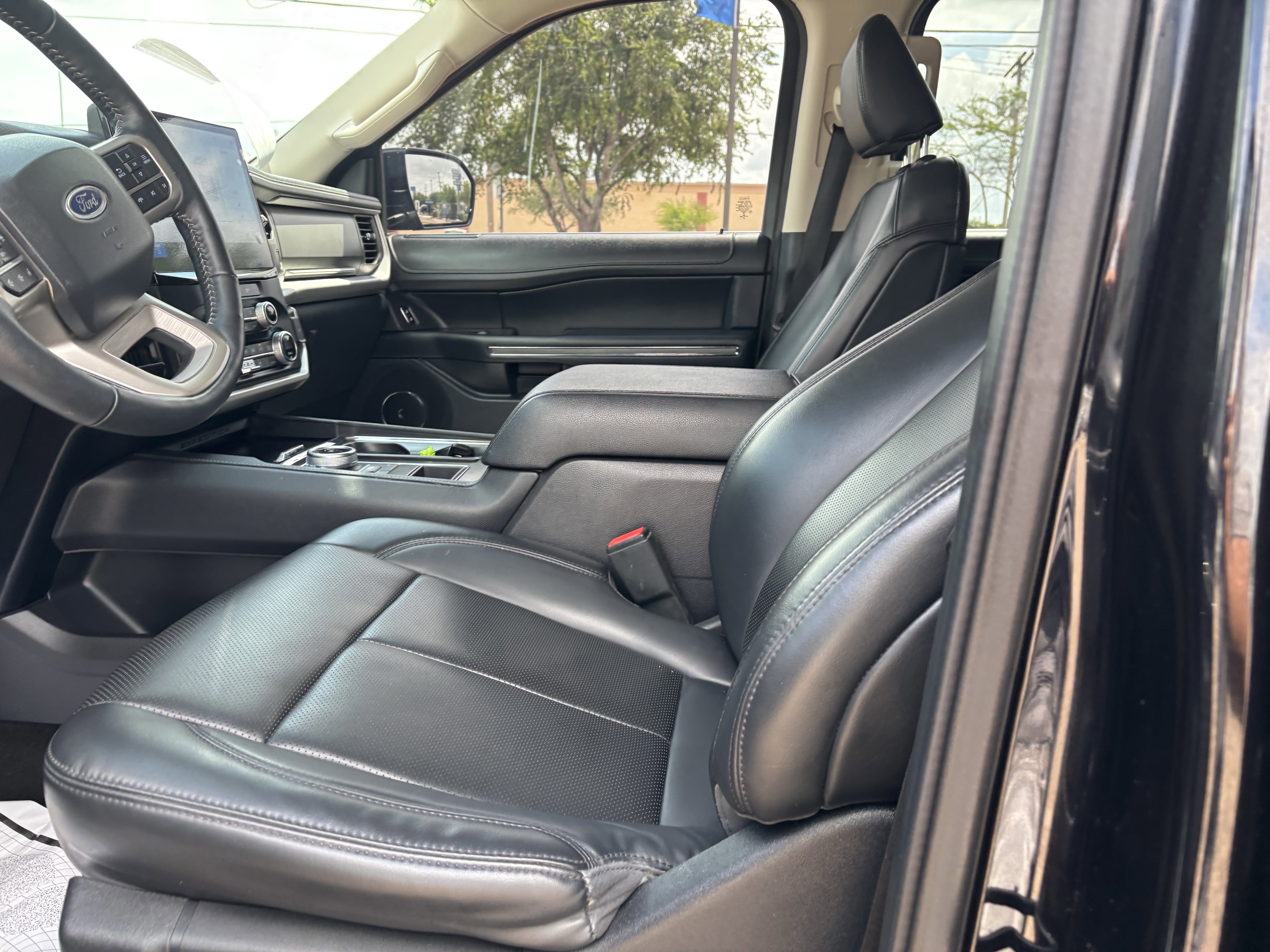 Certified 2023 Ford Expedition XLT RWD image 11