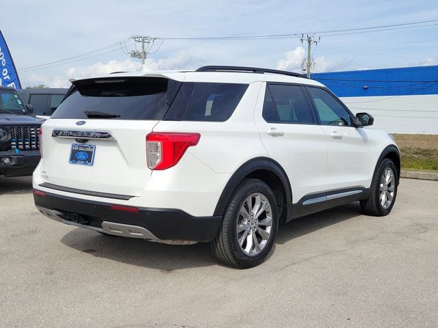 Certified 2023 Ford Explorer XLT w/ Equipment Group 202A image 4