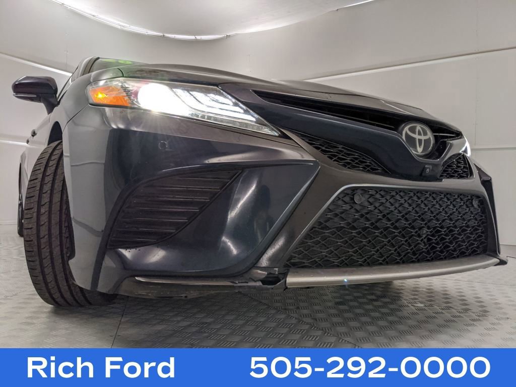 Used 2020 Toyota Camry XSE image 29