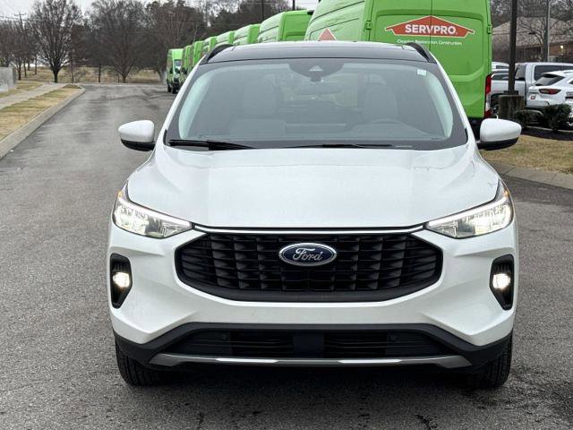 Certified 2025 Ford Escape SE image 2