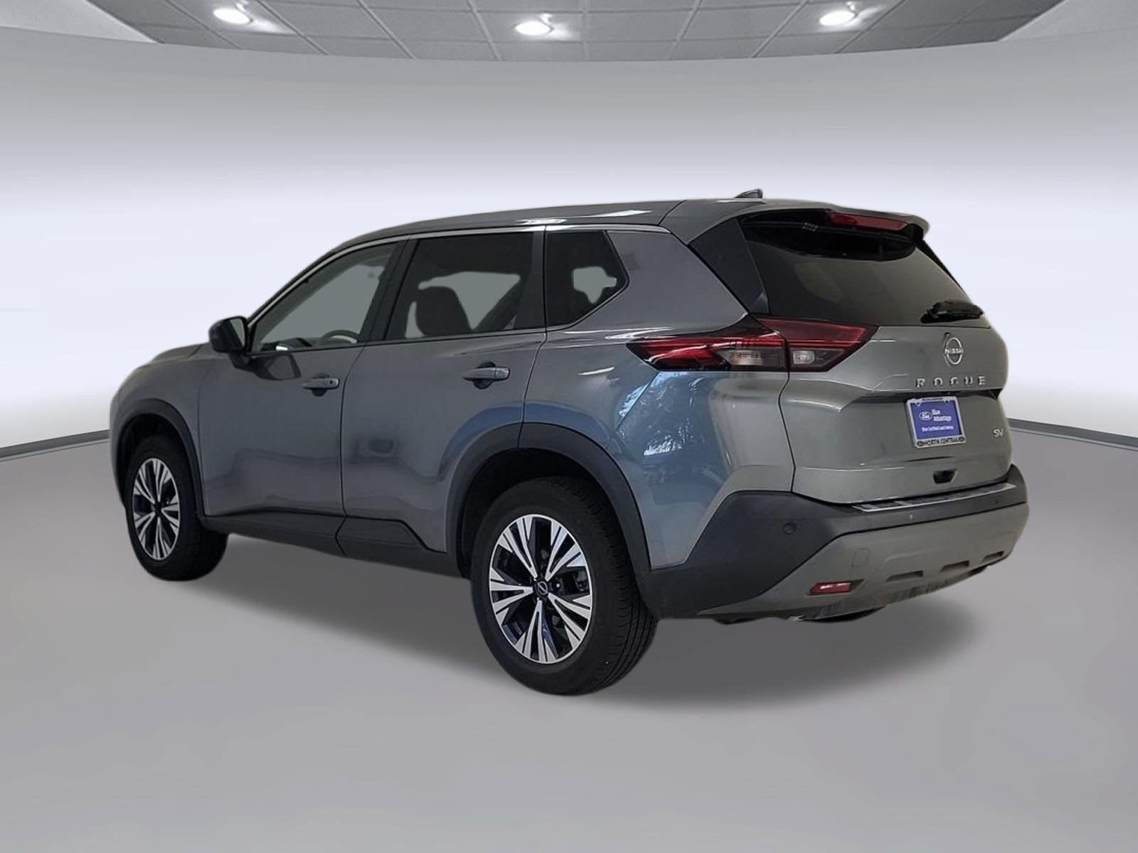 Used 2023 Nissan Rogue SV FWD image 3