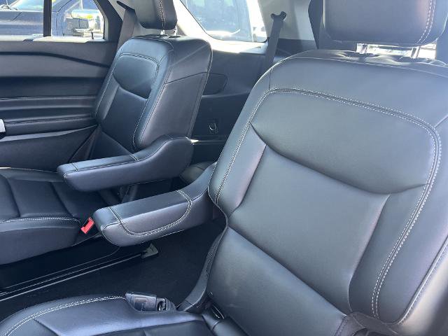 Certified 2022 Ford Explorer XLT w/ Equipment Group 202A AWD/4WD image 7