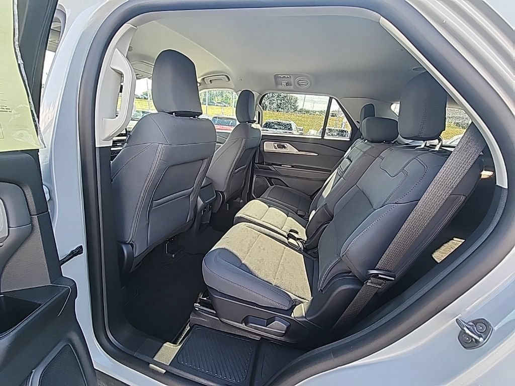 Certified 2025 Ford Explorer Active AWD/4WD image 11
