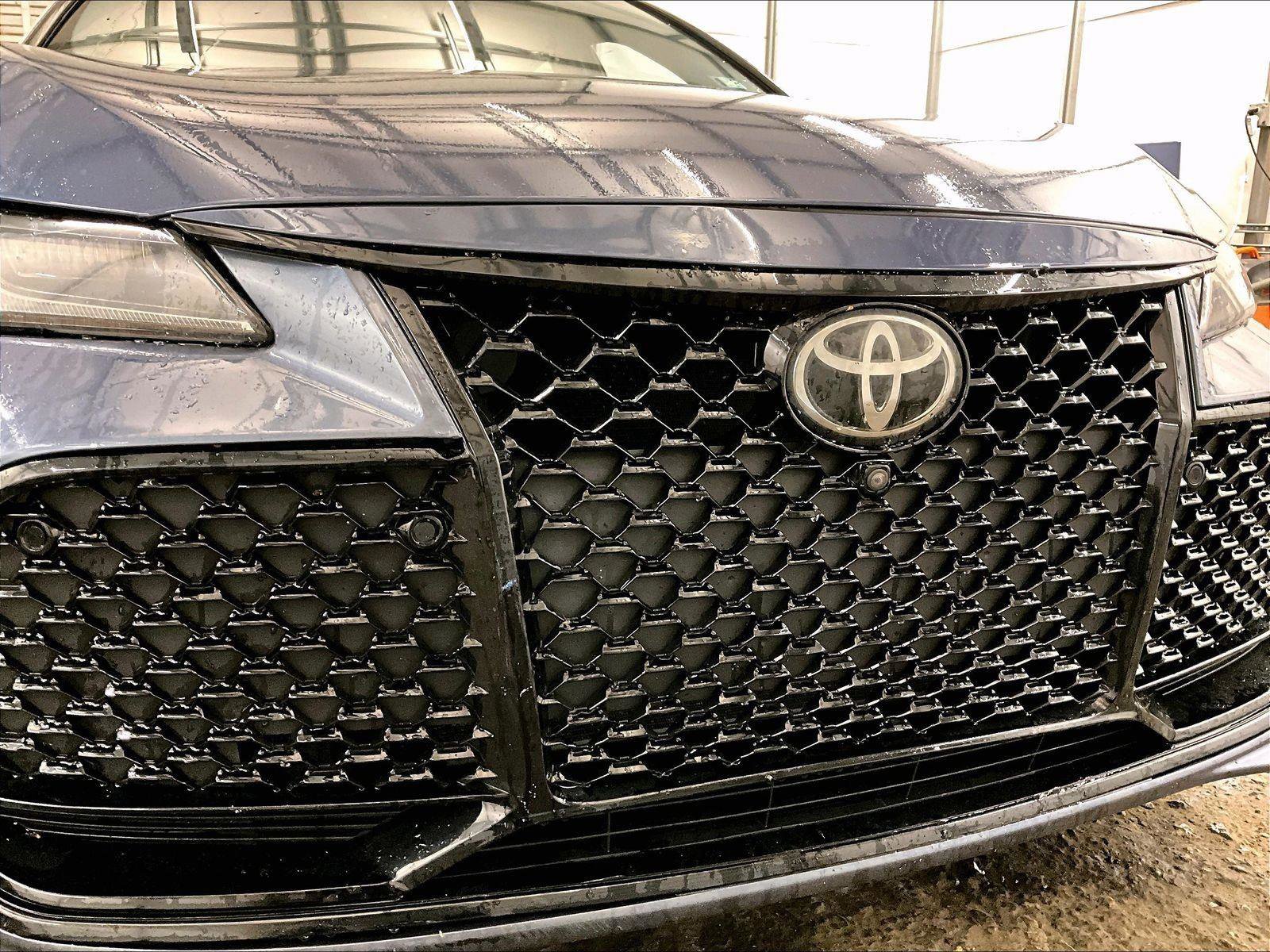 Used 2019 Toyota Avalon Touring w/ Advanced Safety Package FWD image 29