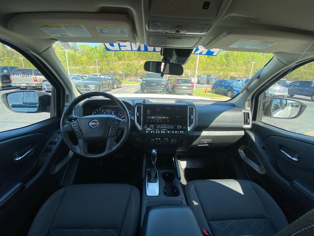 Used 2025 Nissan Frontier SV w/ SV Convenience Package image 25