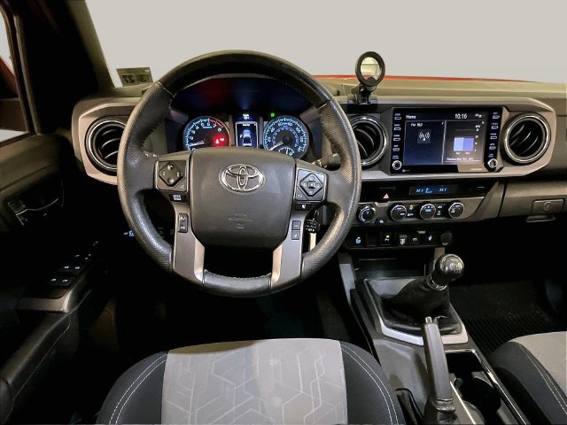 Used 2022 Toyota Tacoma TRD Off-Road w/ Technology Package AWD/4WD image 5