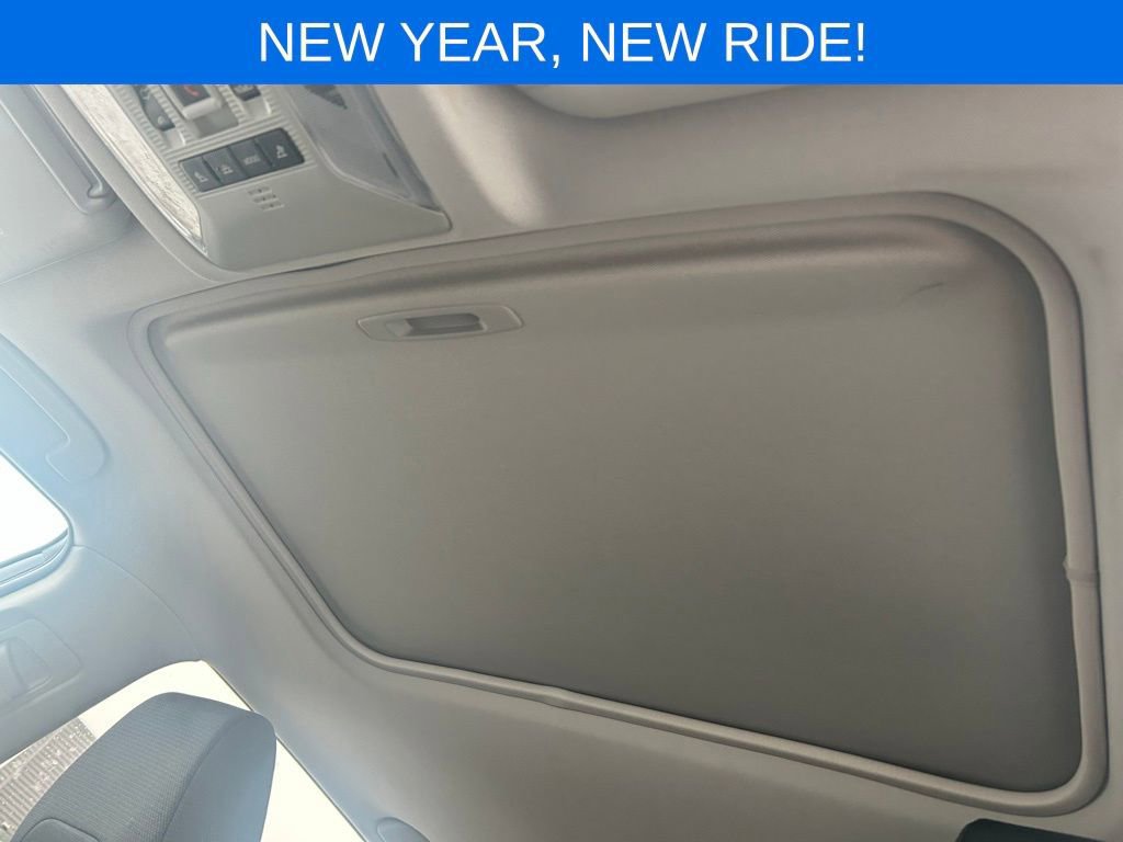 Used 2021 Toyota RAV4 XLE image 35