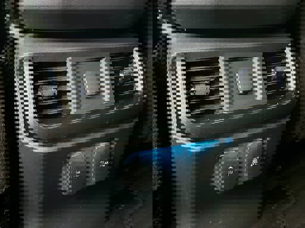 Certified 2021 Ford F150 XLT w/ Equipment Group 302A High image 16