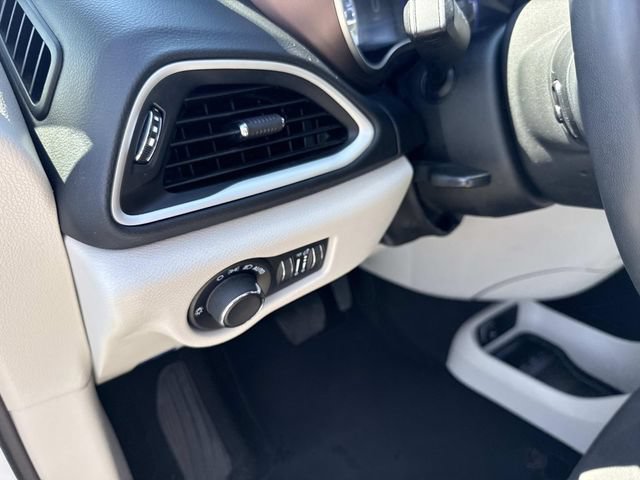 Used 2023 Chrysler Voyager LX FWD image 23