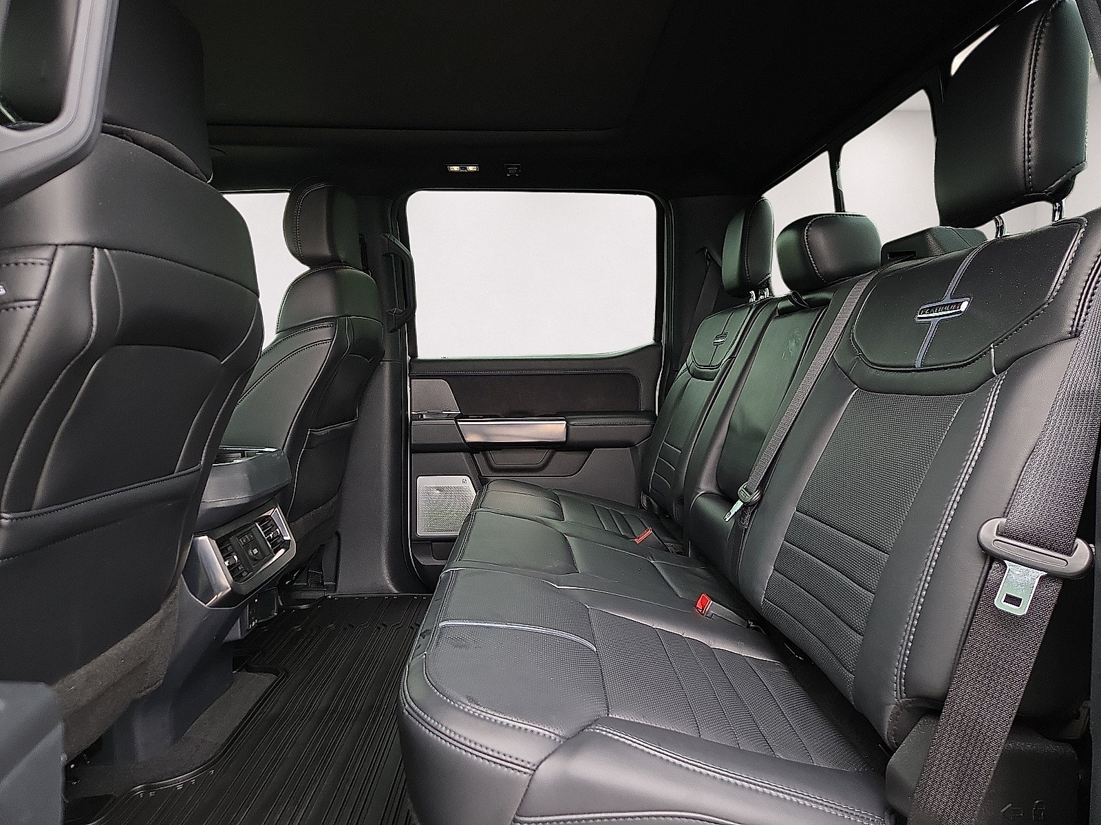 Certified 2025 Ford F250 Platinum AWD/4WD image 10