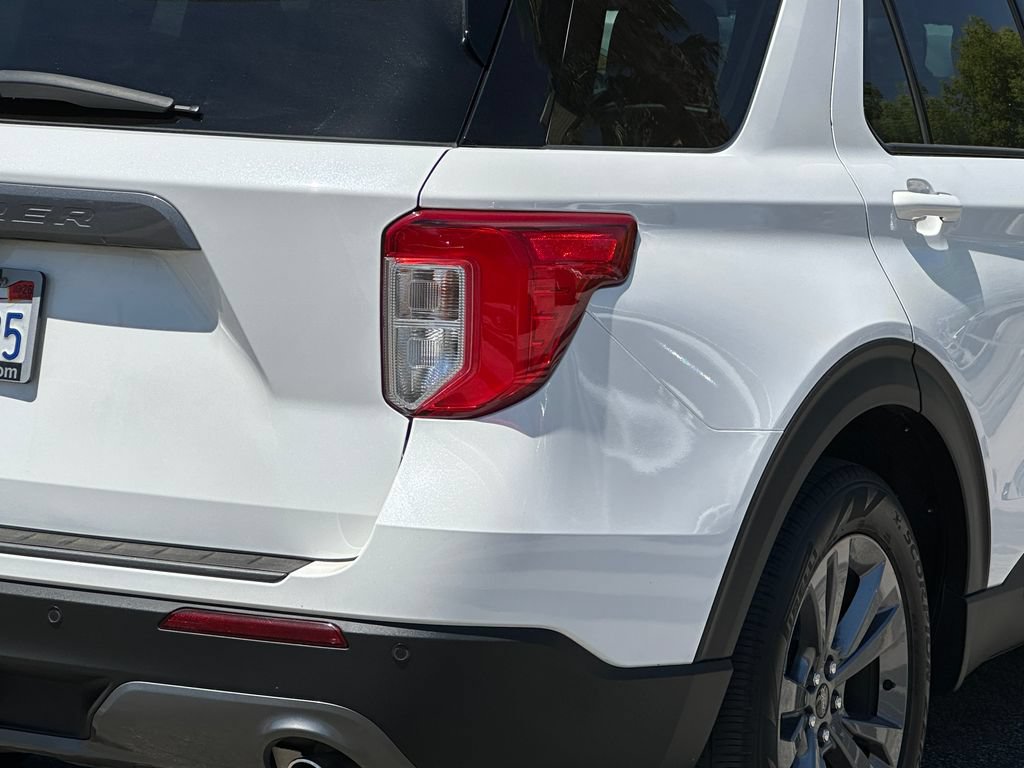 Certified 2023 Ford Explorer XLT w/ Equipment Group 202A RWD image 8