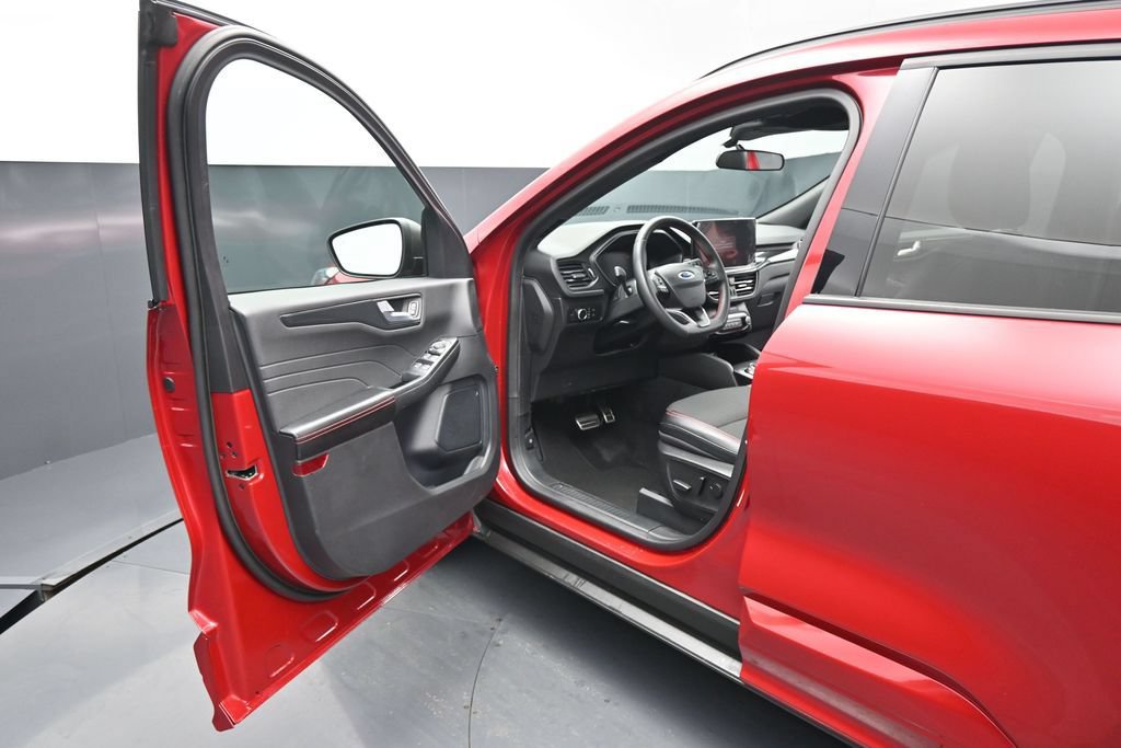 Certified 2023 Ford Escape ST-Line w/ Tech Pack #1 FWD image 9