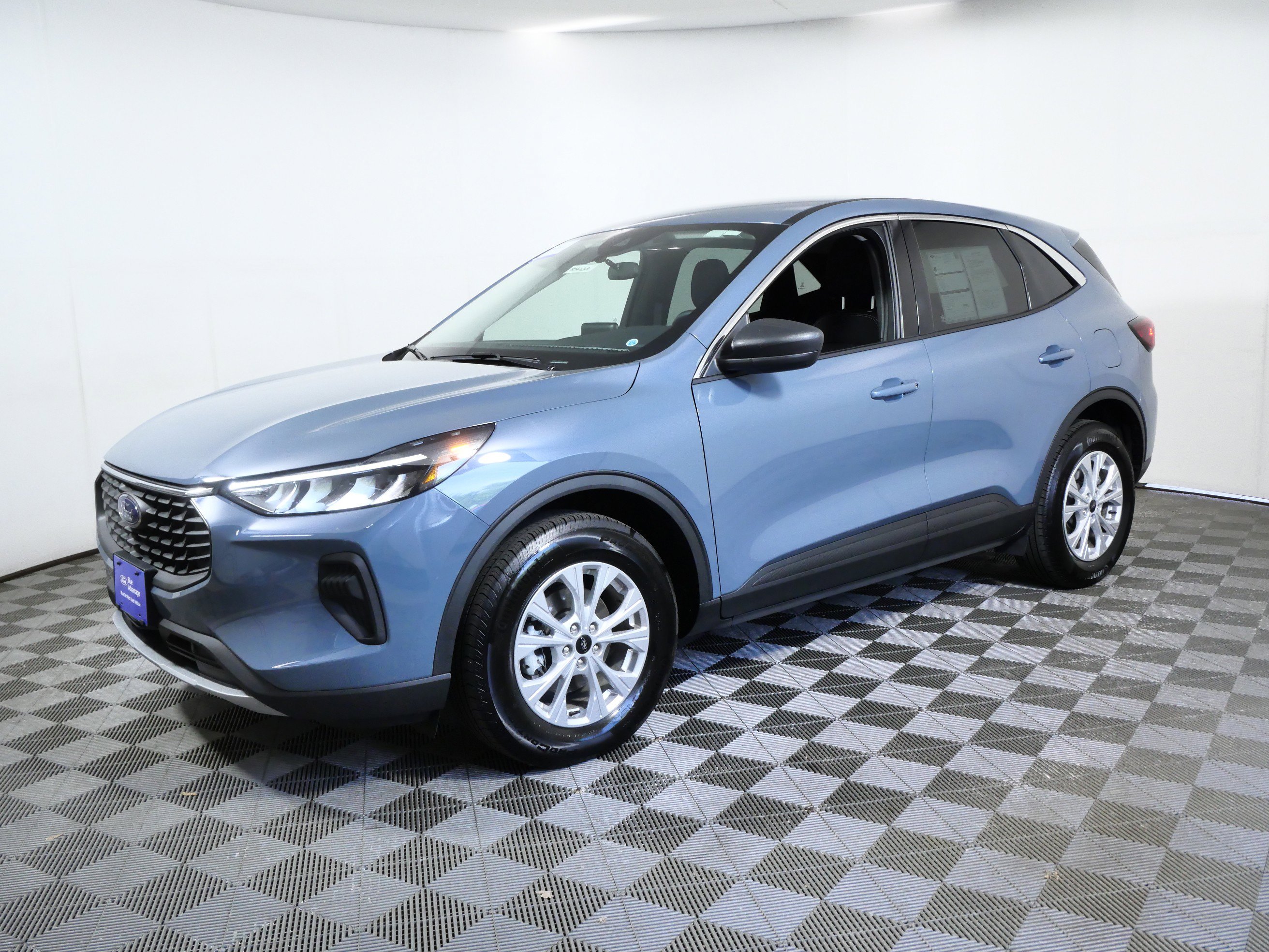 Certified 2023 Ford Escape Active AWD/4WD image 5