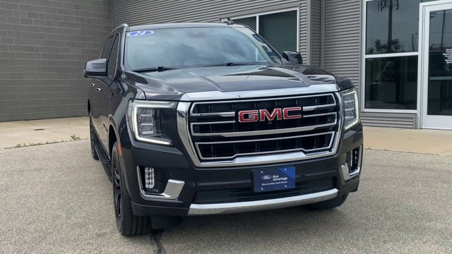 Used 2024 GMC Yukon XL SLT w/ SLT Luxury Package AWD/4WD image 4