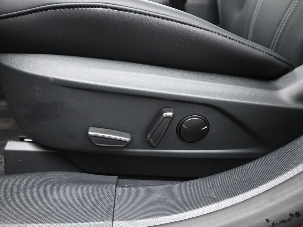 Certified 2025 Ford Mustang Mach-E Select image 10