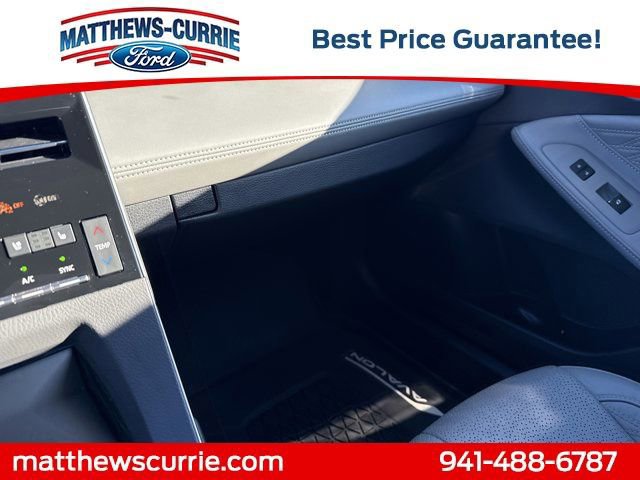 Used 2020 Toyota Avalon Limited image 16