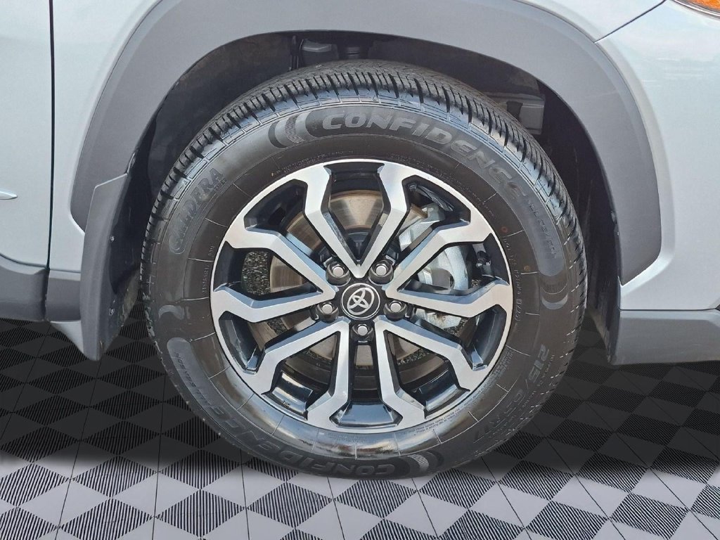 Used 2025 Toyota Corolla Cross AWD Hybrid image 30