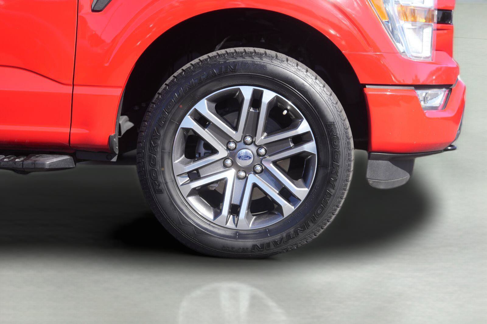 Certified 2021 Ford F150 XL w/ STX Appearance Package AWD/4WD image 4